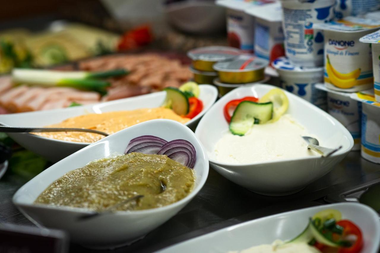 Hotel Honti Wellness Es Konferencia Szalloda Visegrad Luaran gambar