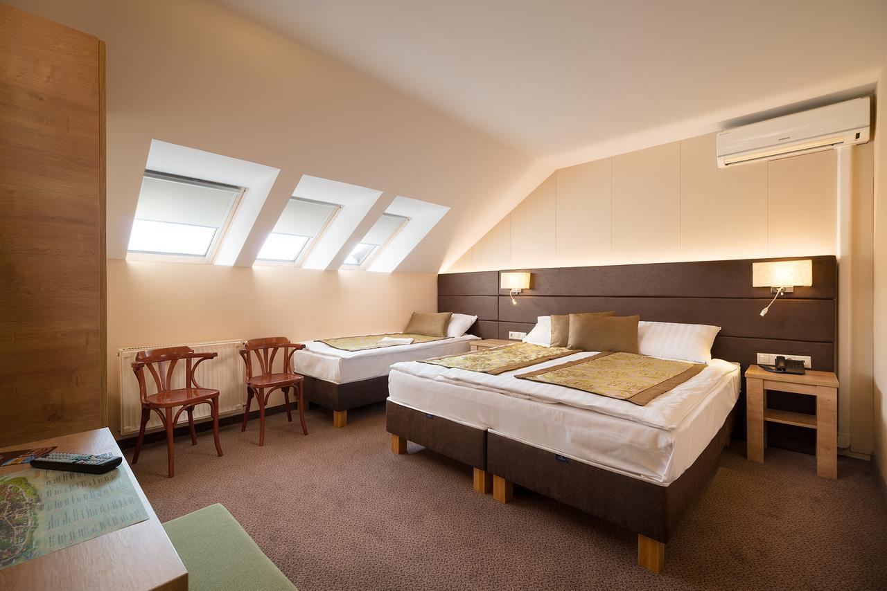 Hotel Honti Wellness Es Konferencia Szalloda Visegrad Luaran gambar